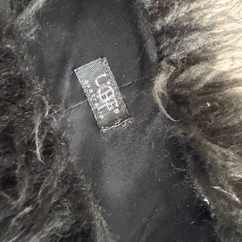 UGG Sheepskin Fur Shoulder Wrap Fluffy Pom Poms Ties Black One size MobWife core - Picture 7 of 10